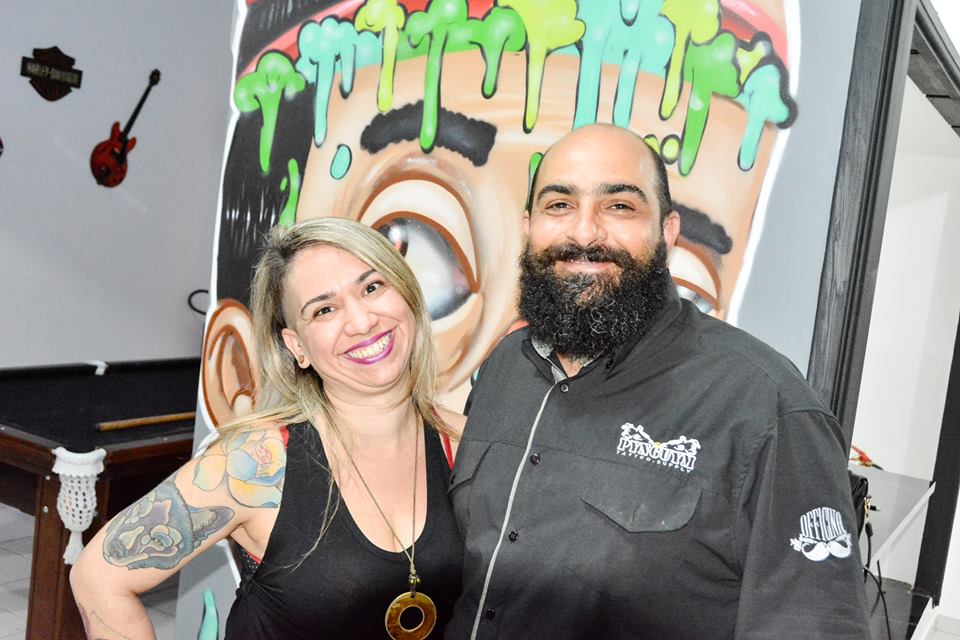 o lado de Daniele Santos, Pynguyn anuncia a segunda edição do Tatoo Fair em Franca (Foto: Divulgação)